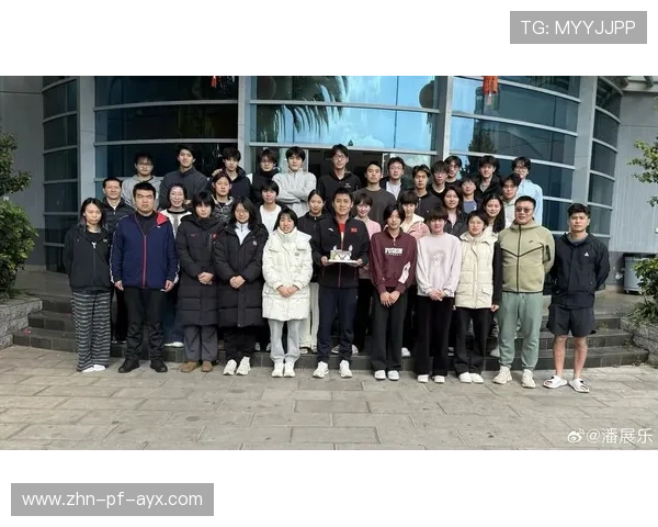 游泳队教练团队年龄结构优化，游泳队教练是谁