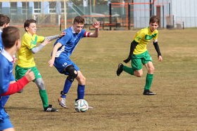 爱游戏智能体验-精彩绝伦：本赛季最震撼的七场比赛回顾，s7经典比赛